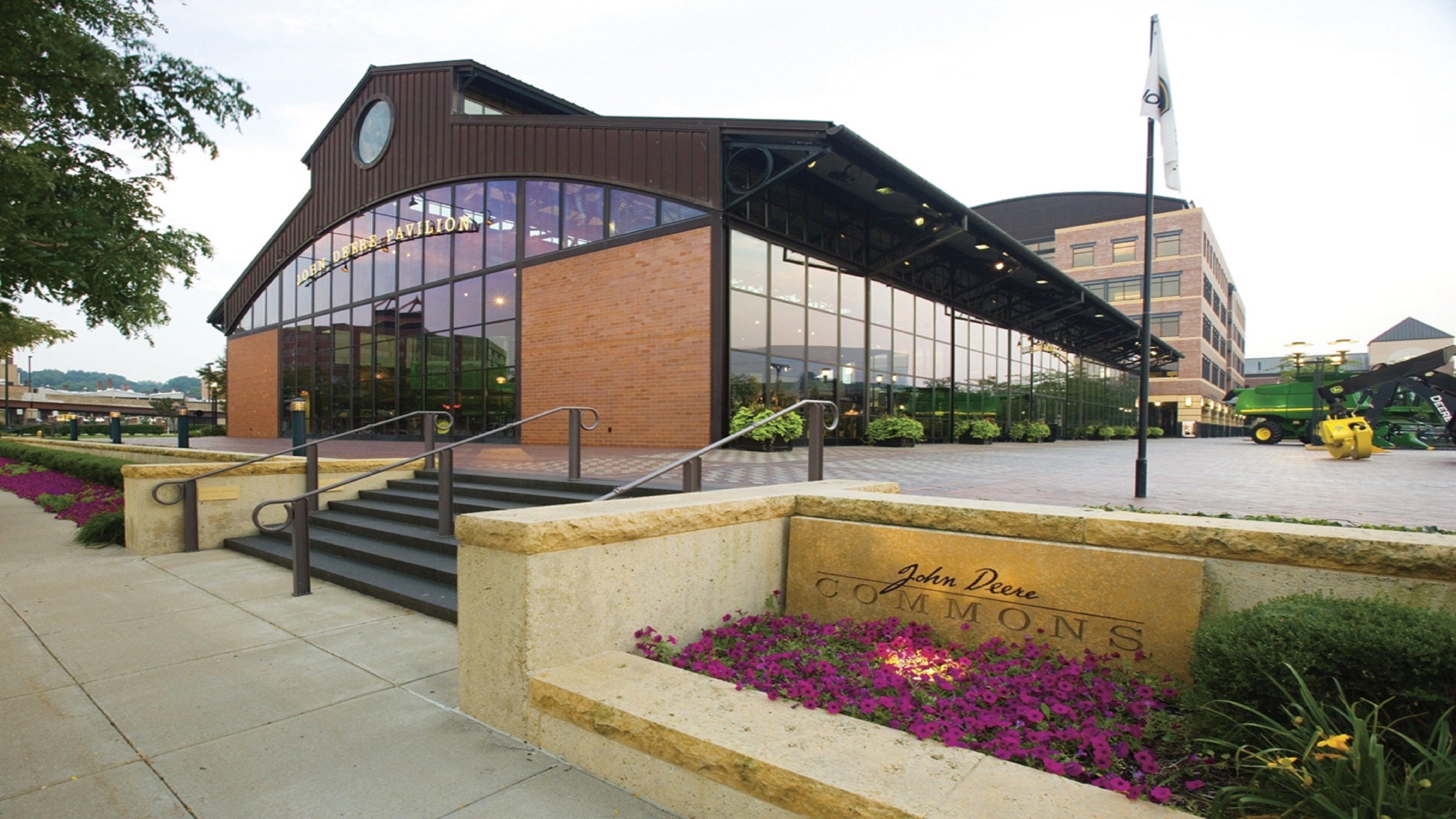 Holiday Inn Express Moline - Quad Cities Area By Ihg Exterior photo